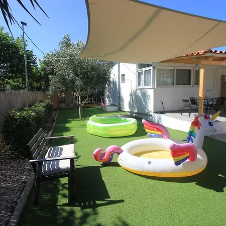 度假居 Brand New House With Garden, Next To The Beach *